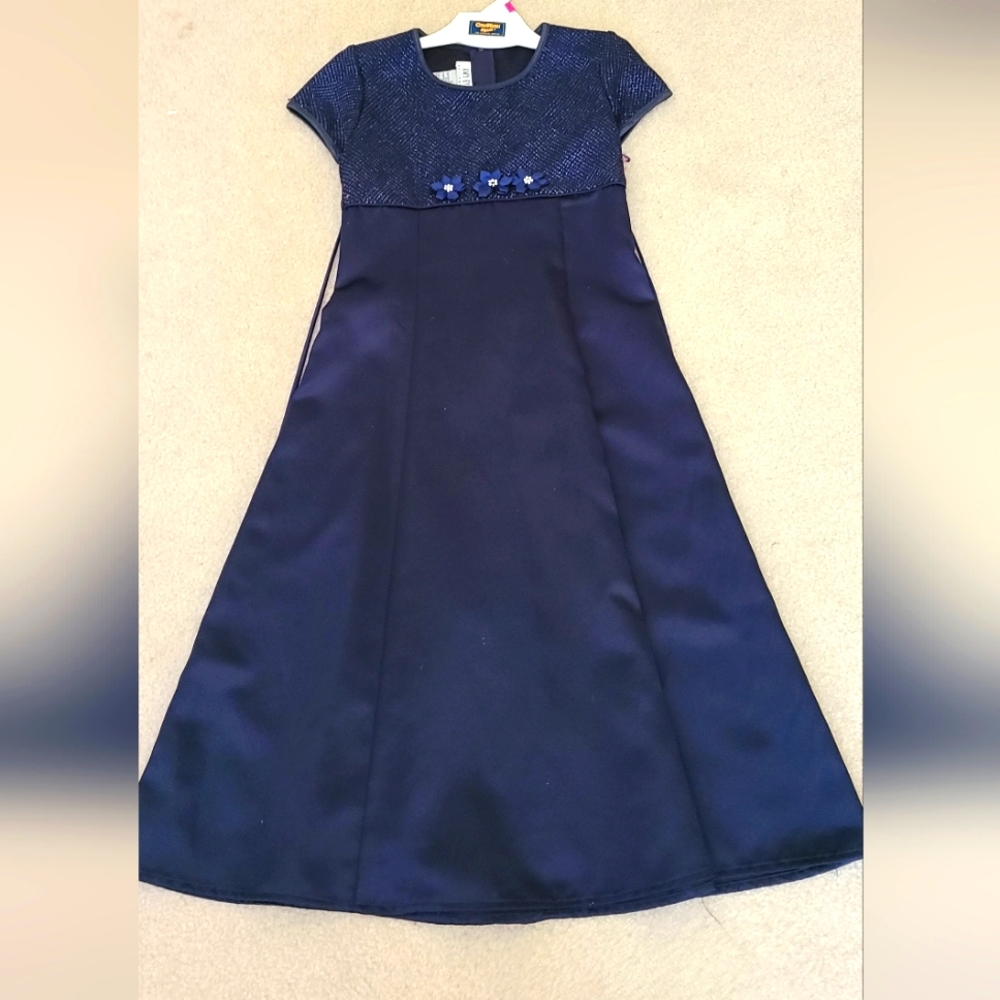 Formal girl's dress, Size 8, blingy top, satin like bottom